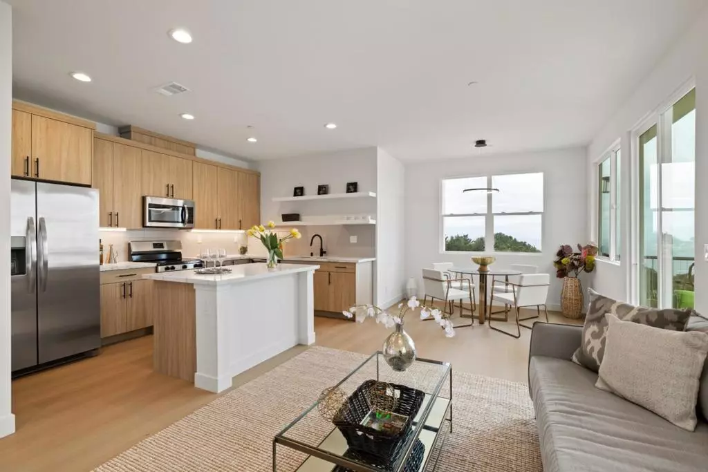 Pacifica, CA 94044,807 Fassler AVE