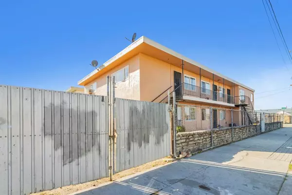 Oakland, CA 94603,748 Clara ST