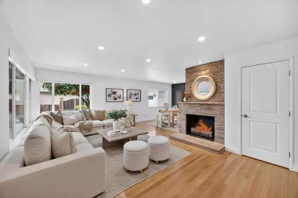 Campbell, CA 95008,866 Stonehurst WAY