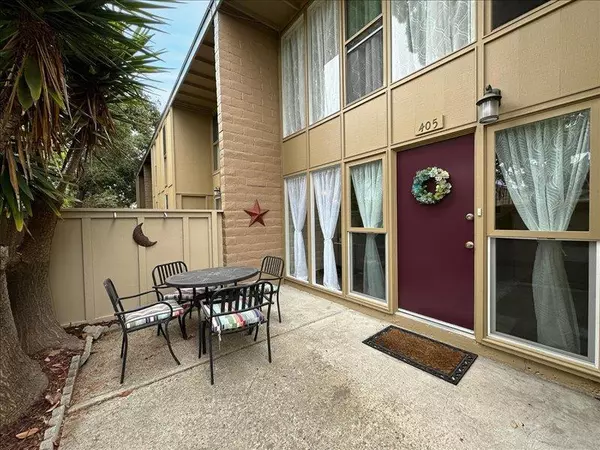 451 Dela Vina AVE #405, Monterey, CA 93940