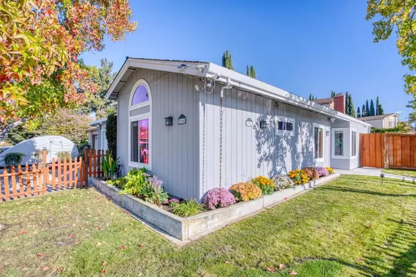 2966 Crater LN, San Jose, CA 95132