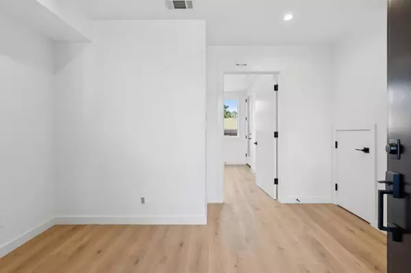 Burlingame, CA 94010,1433 Floribunda AVE #7