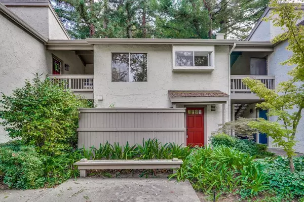 19423 Vineyard LN, Saratoga, CA 95070
