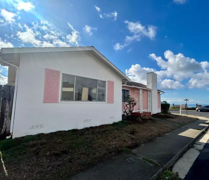 265 Crestmoor CIR, Pacifica, CA 94044