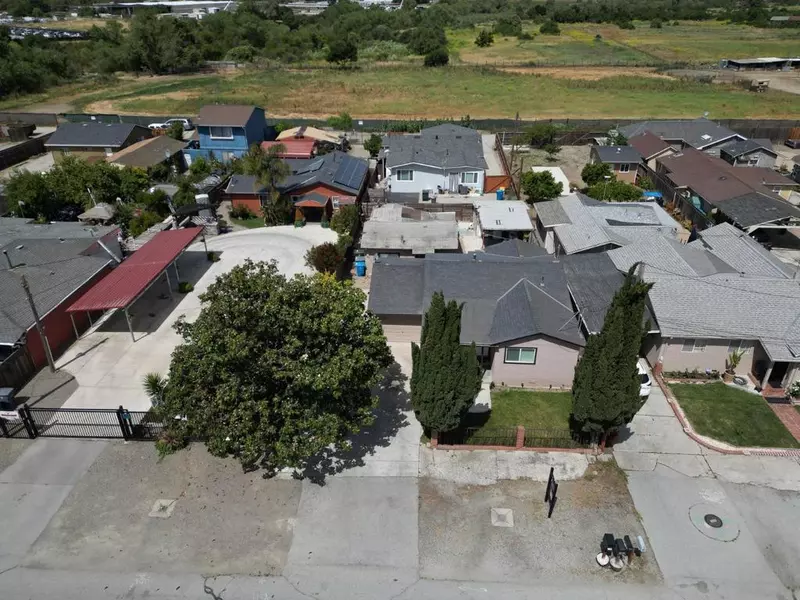 Bridgevale RD, Hollister, CA 95023