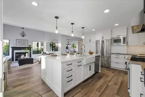 San Carlos, CA 94070,17 Iris LN