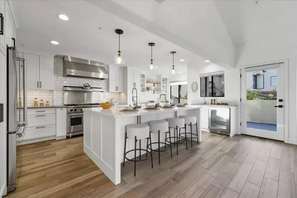 San Carlos, CA 94070,17 Iris LN