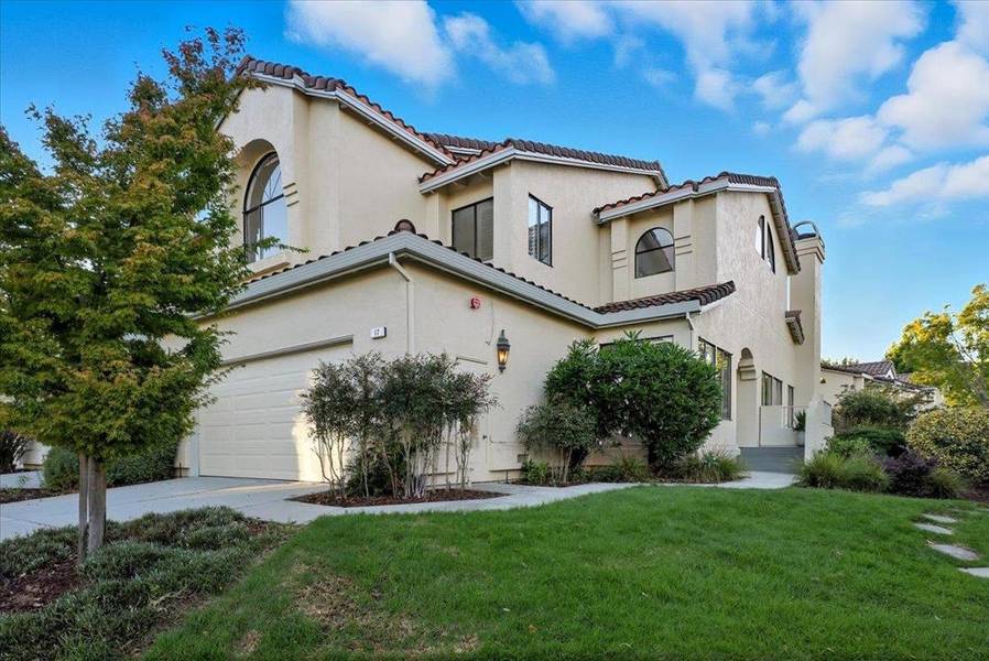 17 Iris LN, San Carlos, CA 94070