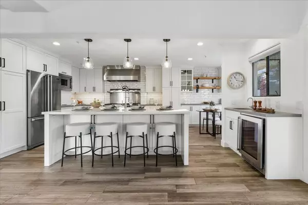 17 Iris LN, San Carlos, CA 94070