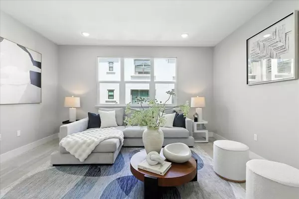 Sunnyvale, CA 94085,815 Santa Cecilia TER