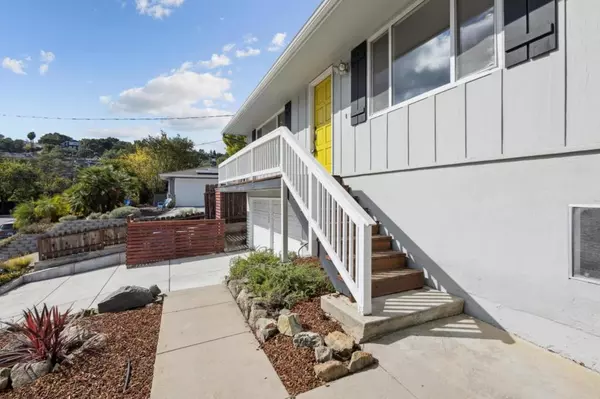 Redwood City, CA 94062,723 Canyon RD