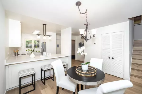 Mountain View, CA 94043,215 Horizon AVE