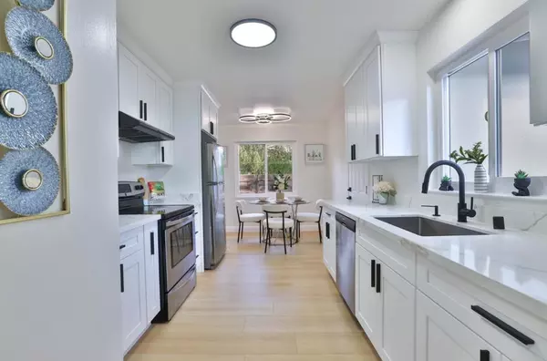 Palo Alto, CA 94303,773 E Meadow DR