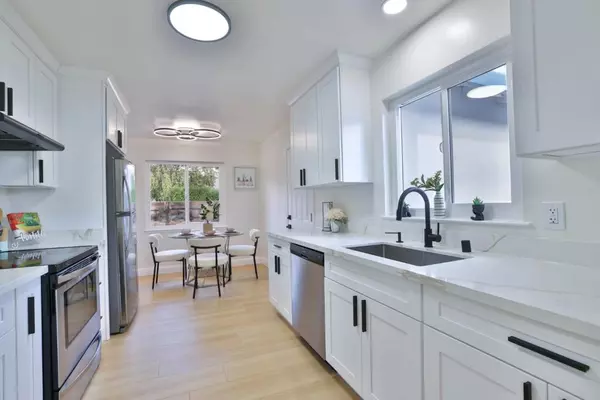 Palo Alto, CA 94303,773 E Meadow DR