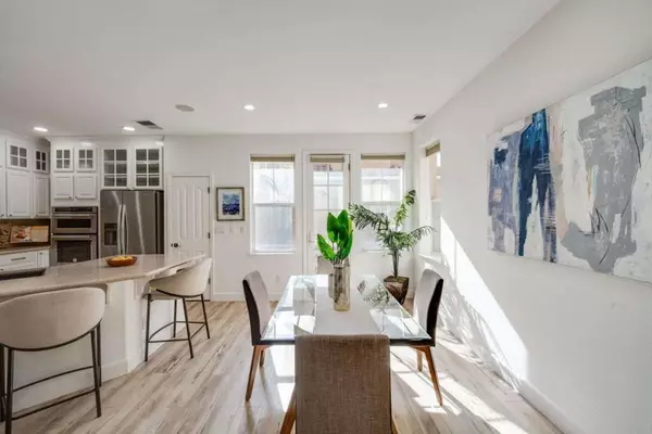 San Jose, CA 95136,3048 Mary Helen LN