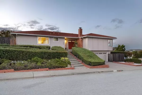 2700 Mariposa DR, Burlingame, CA 94010