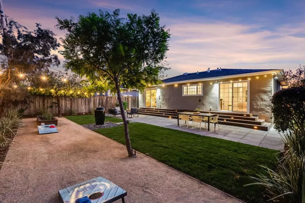 San Mateo, CA 94403,3513 Casanova DR