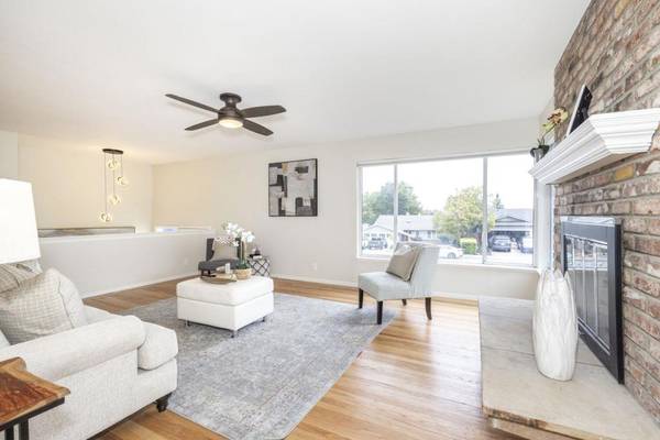 Redwood City, CA 94061,3622 Farm Hill BLVD