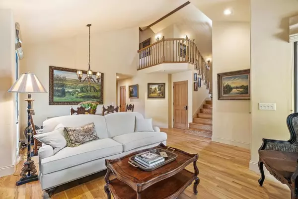 Carmel, CA 93923,24584 Castro LN