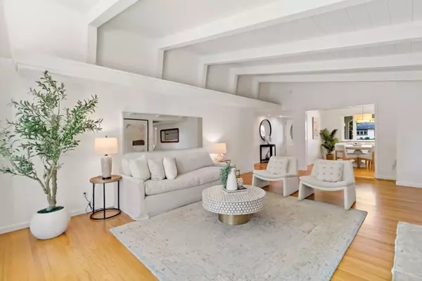 Saratoga, CA 95070,19920 Viewridge DR