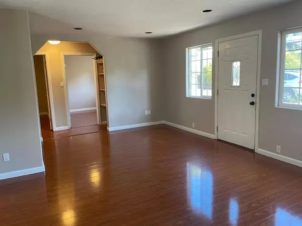 Scotts Valley, CA 95066,19 Jolley WAY