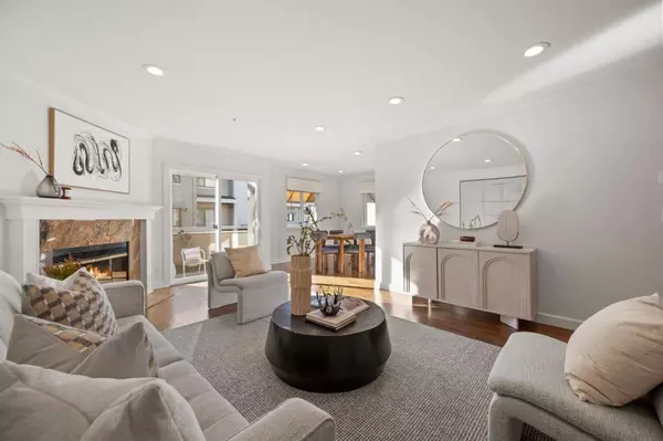 Foster City, CA 94404,241 Bonita LN