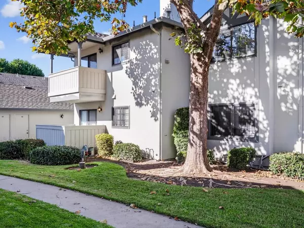 Salinas, CA 93901,1056 Padre DR #8