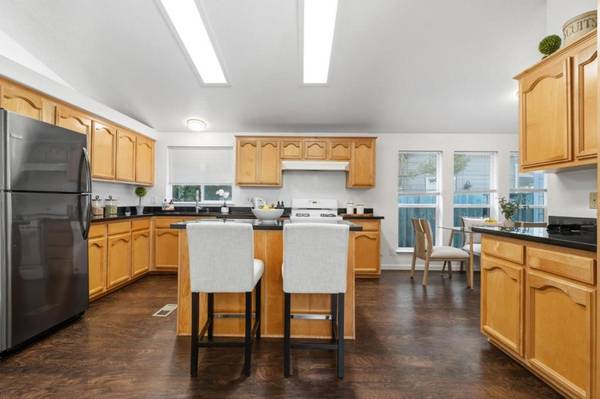 Half Moon Bay, CA 94019,416 Lee AVE