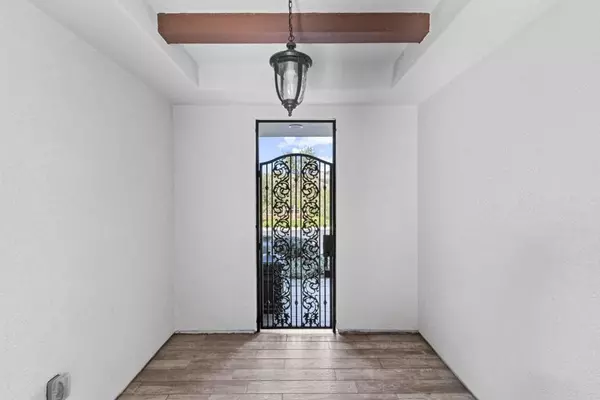 Gilroy, CA 95020,2846 Roundstone DR