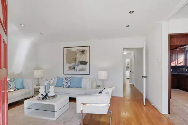 Cupertino, CA 95014,22081 Caroline DR