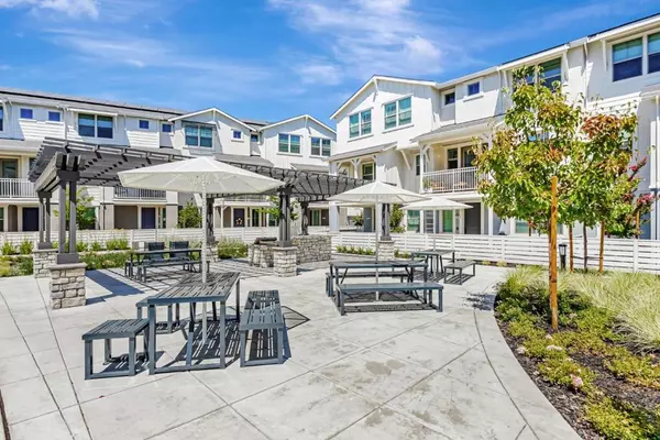 Walnut Creek, CA 94597,225 Oak CIR