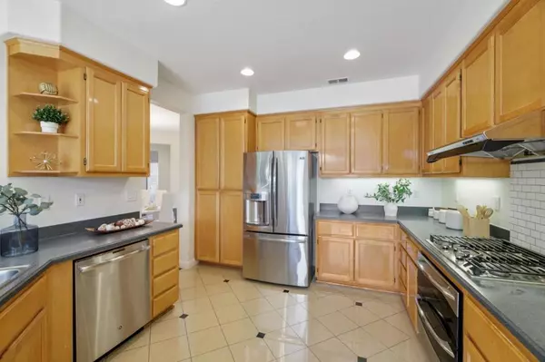 Hayward, CA 94544,30279 Brookfield RD