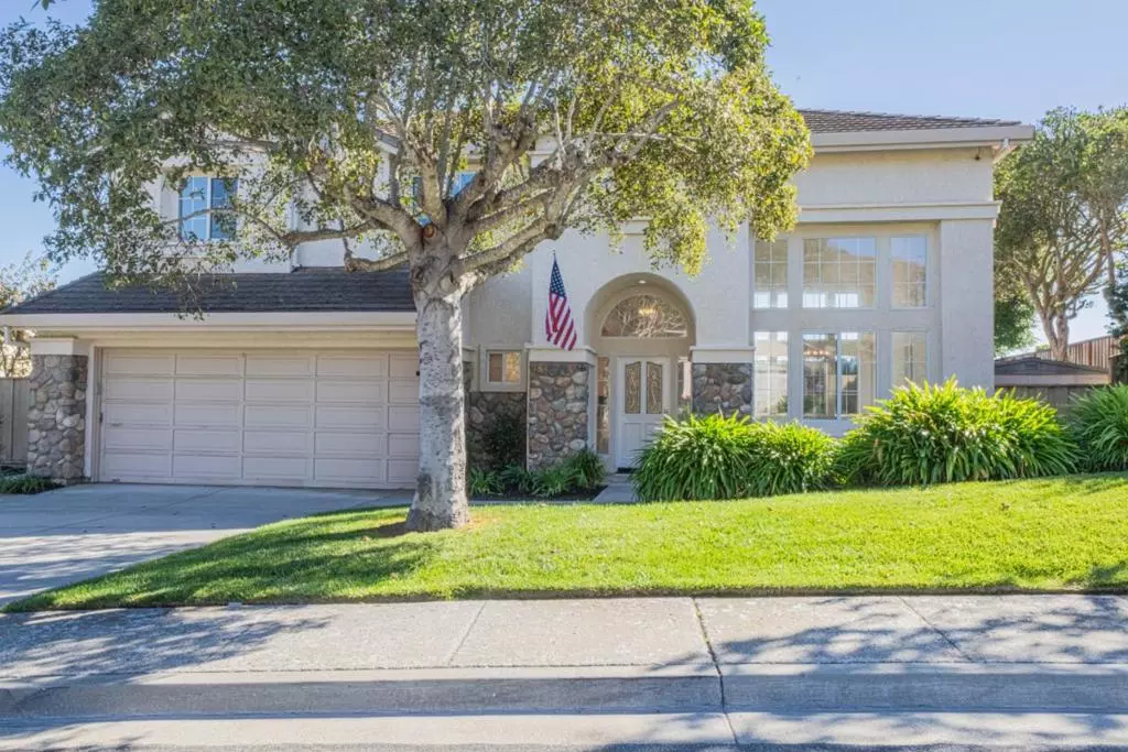 Salinas, CA 93908,21905 Azure Crest CT