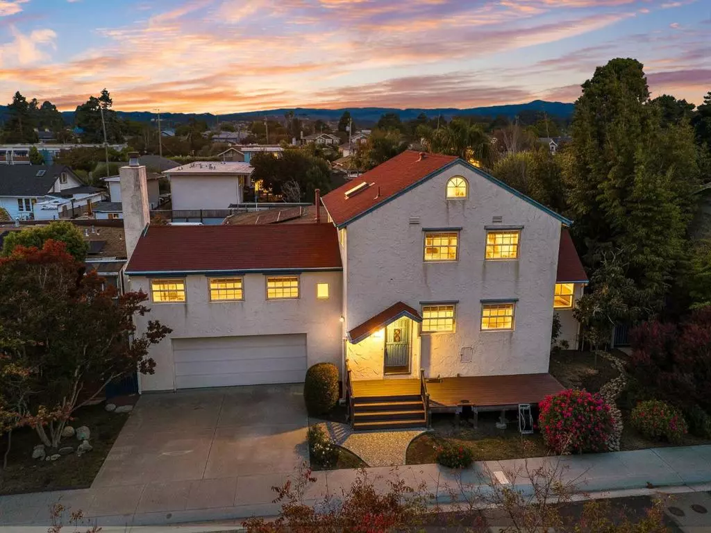 Santa Cruz, CA 95062,1735 Matthews LN