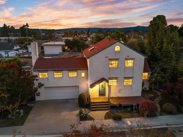 1735 Matthews LN, Santa Cruz, CA 95062