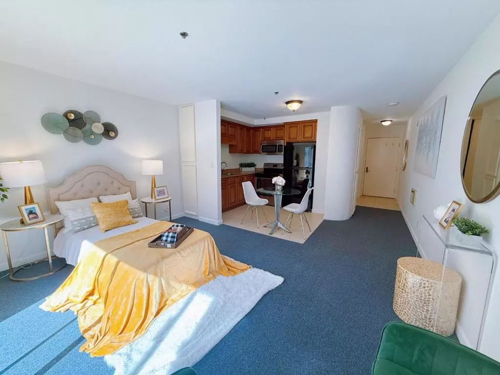 San Mateo, CA 94401,324 Catalpa ST #206