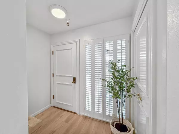 Los Gatos, CA 95032,443 Alberto WAY #B115