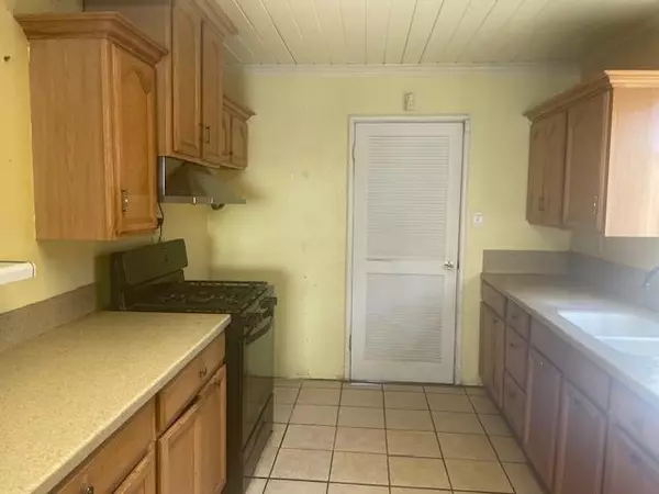 Salinas, CA 93906,629 Chaparral ST