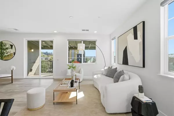 Hayward, CA 94544,490 Trace LN