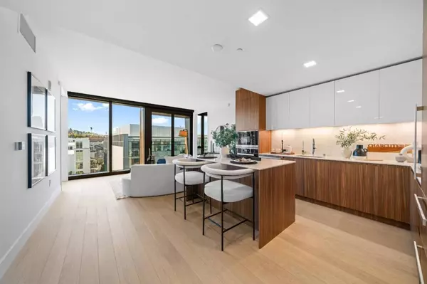 San Francisco, CA 94107,2177 3rd ST #701