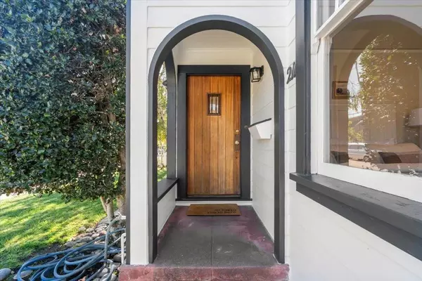 Santa Cruz, CA 95062,211 2nd AVE