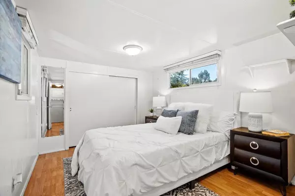 Santa Cruz, CA 95062,560 30th AVE