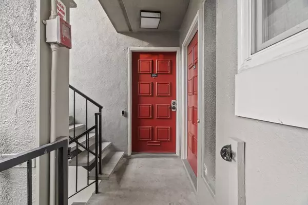 Redwood City, CA 94061,4000 Farm Hill BLVD #204