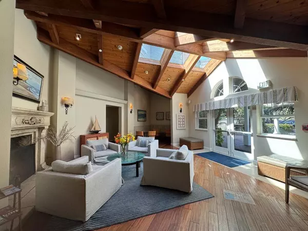 Half Moon Bay, CA 94019,4100 Cabrillo HWY #104