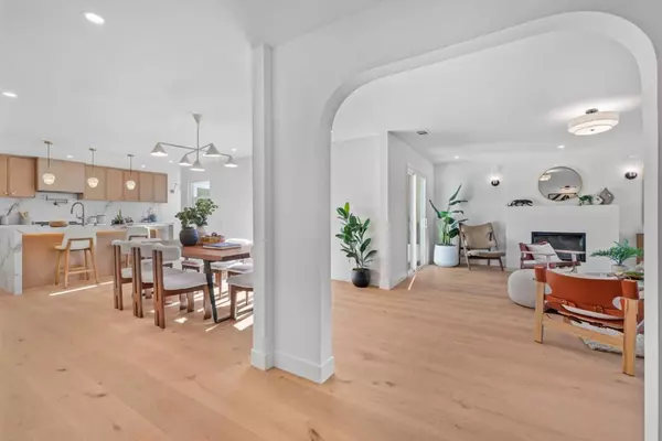 San Carlos, CA 94070,373 Oakview DR