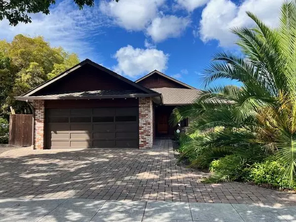 701 Christine DR, Palo Alto, CA 94303