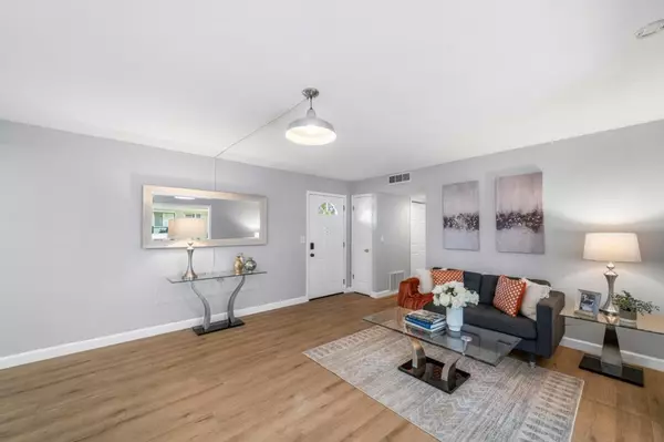 Los Gatos, CA 95032,14225 Lora DR #56