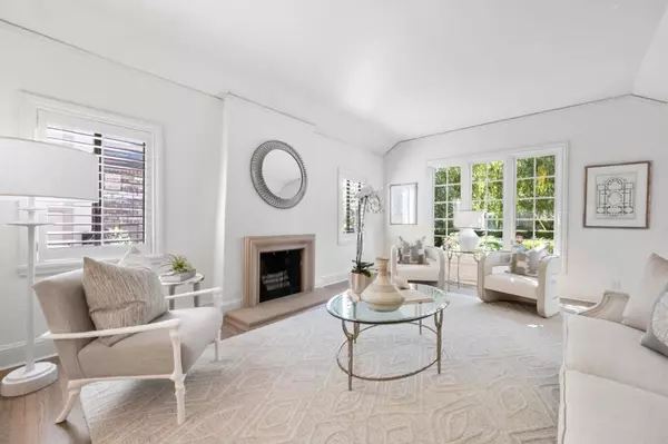 Burlingame, CA 94010,1568 Columbus AVE