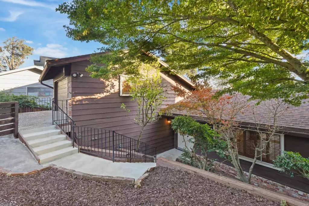 Oakland, CA 94611,2191 Manzanita DR