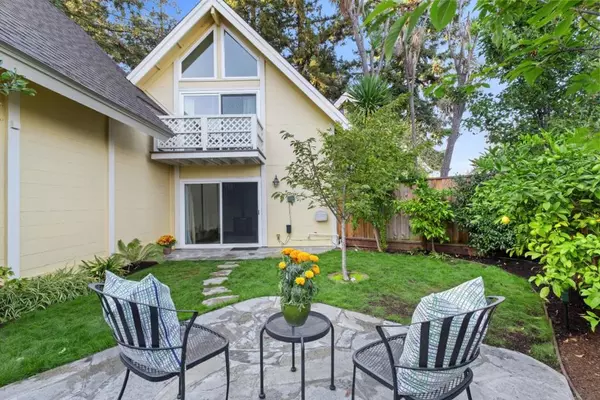 2524 W Middlefield RD, Mountain View, CA 94043